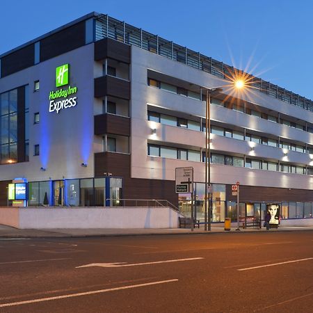 Holiday Inn Express London Golders Green, An Ihg Hotel Finchley Exterior photo