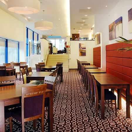 Holiday Inn Express London Golders Green, An Ihg Hotel Finchley Restaurant photo